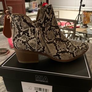 Mia Snake Skin Printed Shoe